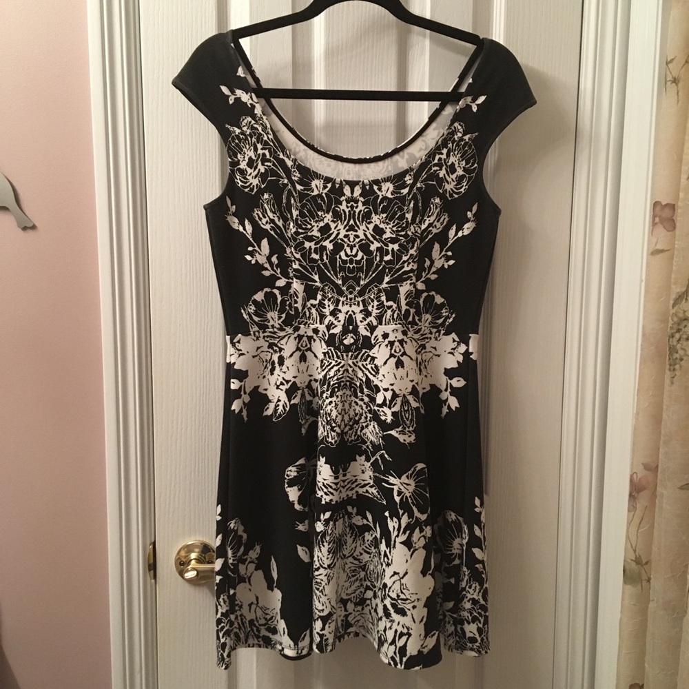 UO Ink Pattern Mini Dress - Picture 4 of 5